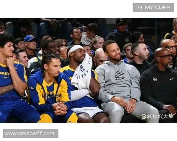 湖人对阵勇士精彩直播录像回顾与赛后分析全景呈现 湖人对阵勇士精彩直播录像回顾与赛后分析全景呈现